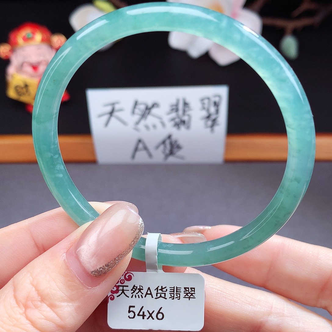 翡翠手镯（圆镯）未镶嵌