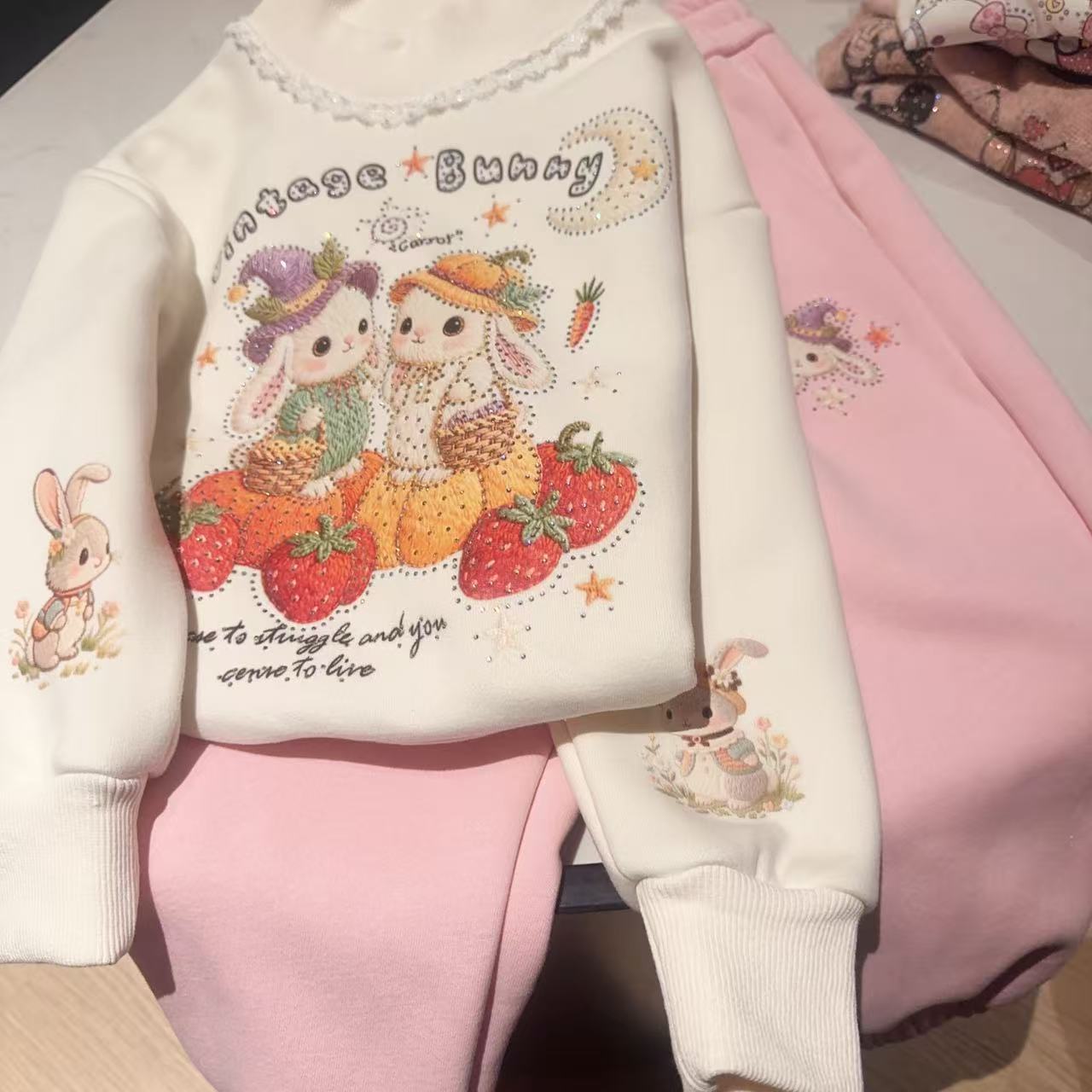 魔法兔加绒卫衣25秋款亮钻潮流印花爆款印花烫钻卫衣童装