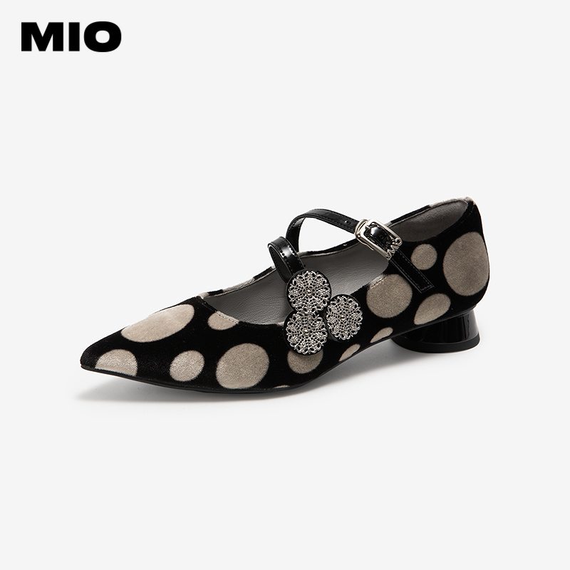 MIO米奥2025春季新款低跟尖头玛丽珍鞋商务通勤复古饰扣女单鞋M25