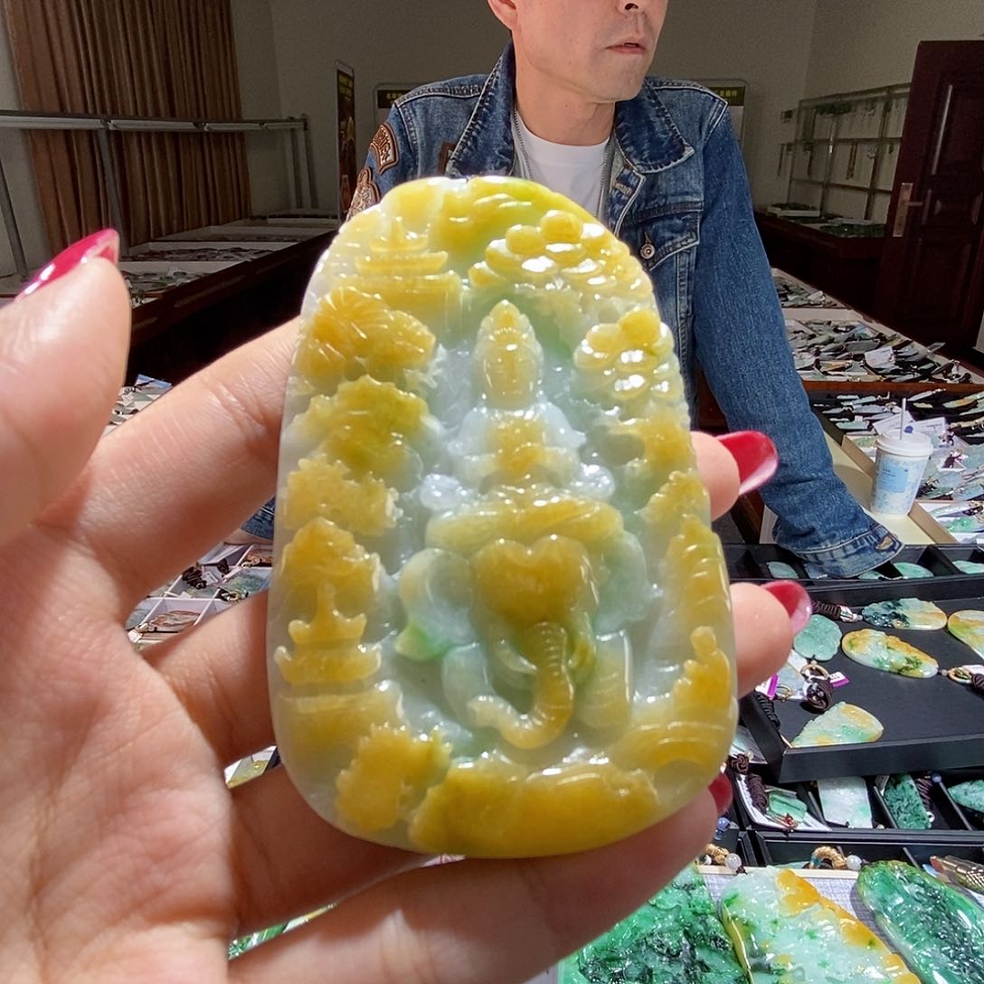 翡翠未镶嵌颈饰翡翠