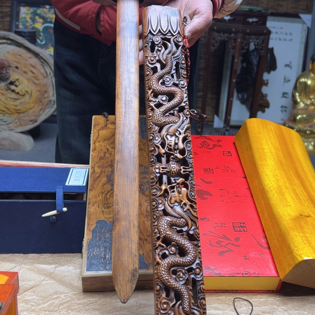 大叶紫檀（黑酸枝木类）