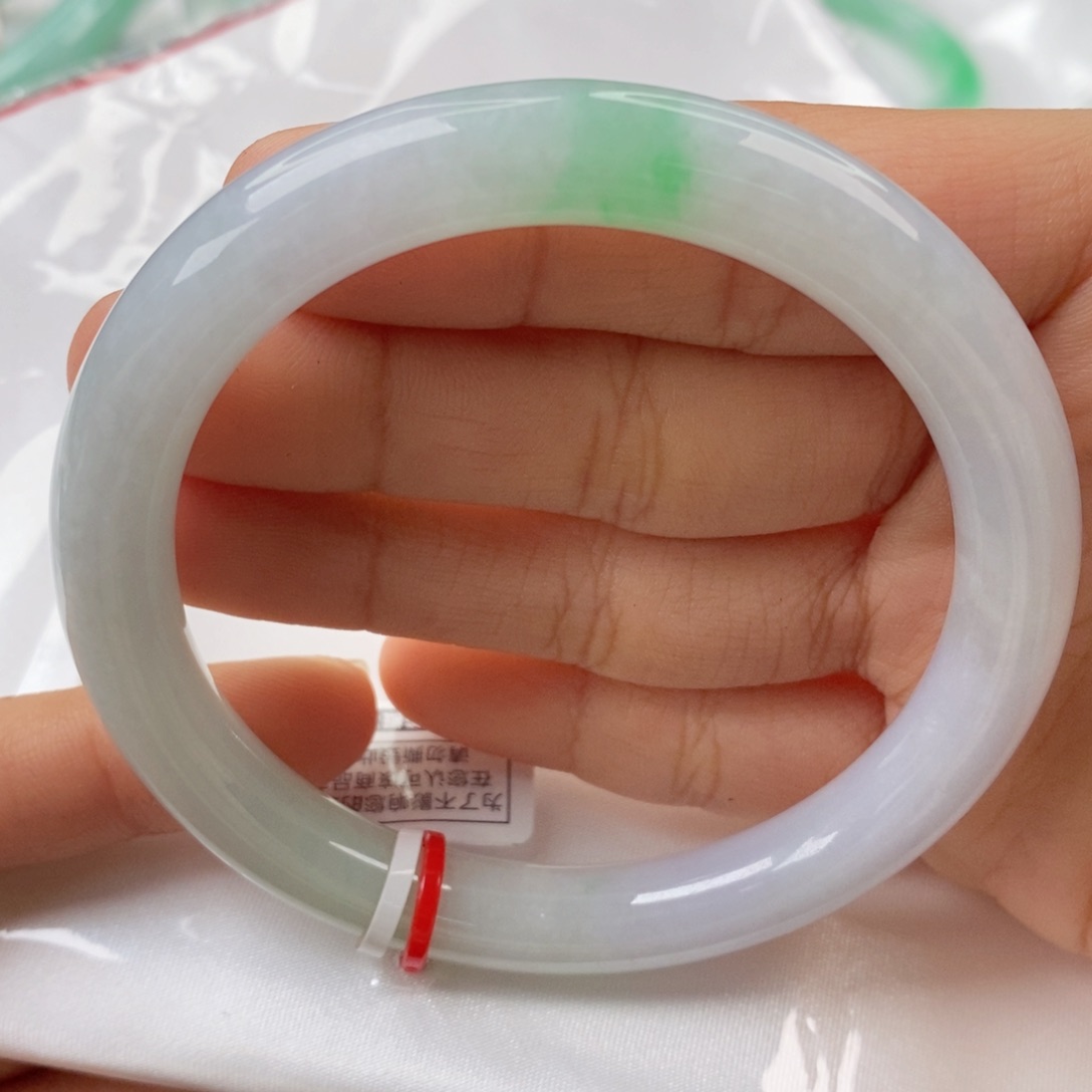 翡翠手镯（圆镯）未镶嵌Q**H