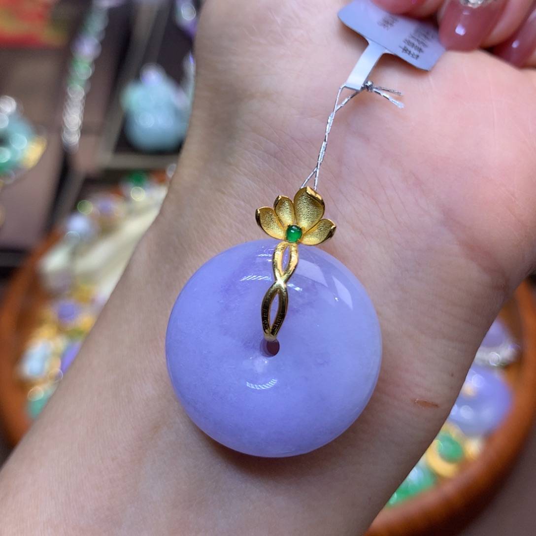 翡翠18K金镶嵌颈饰翡翠