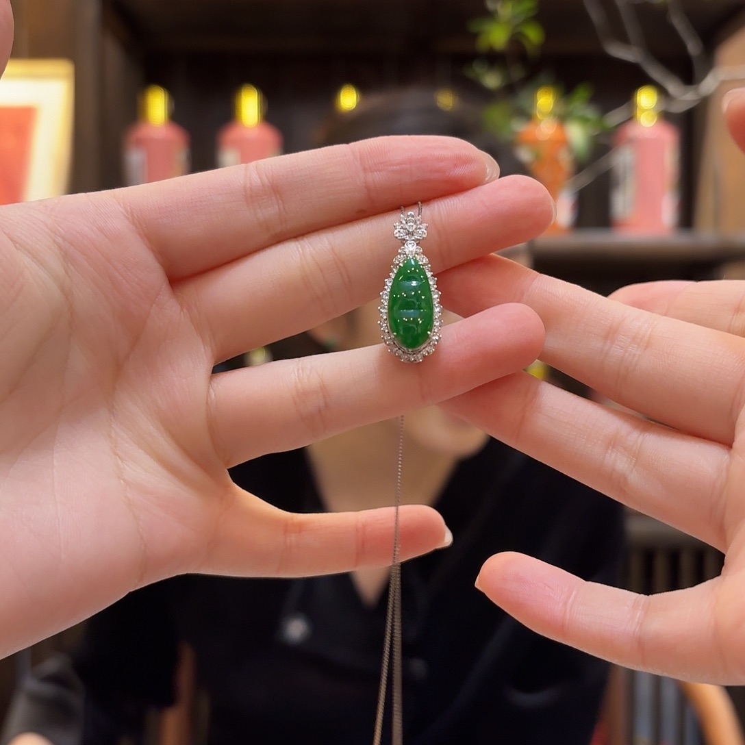 翡翠吊坠(赠链)18K金镶嵌3号