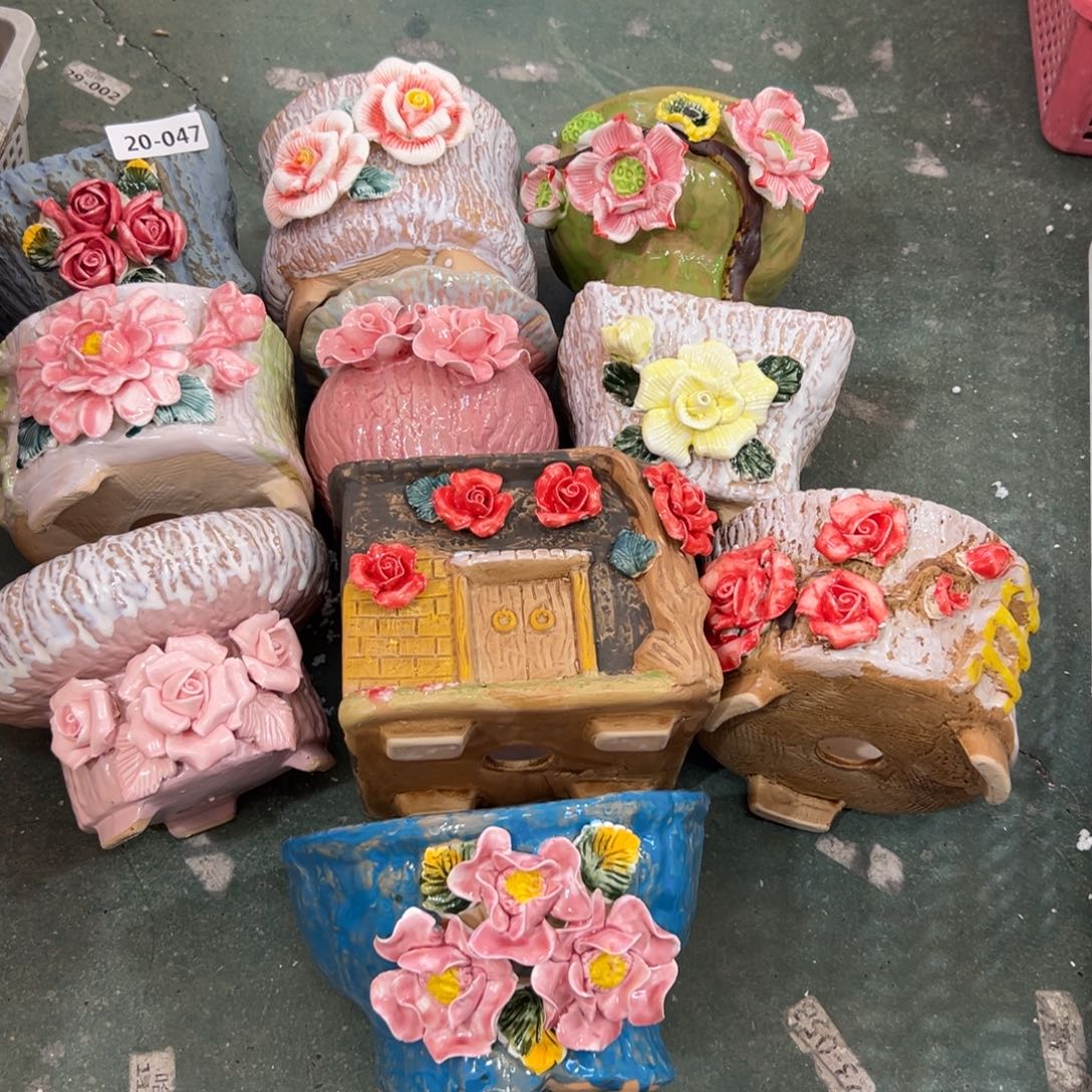 2047 花盆拍满20元发货，退款拉黑