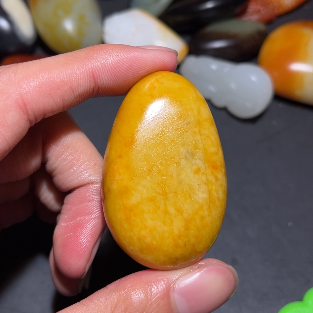 和田玉未镶嵌珠宝奇石