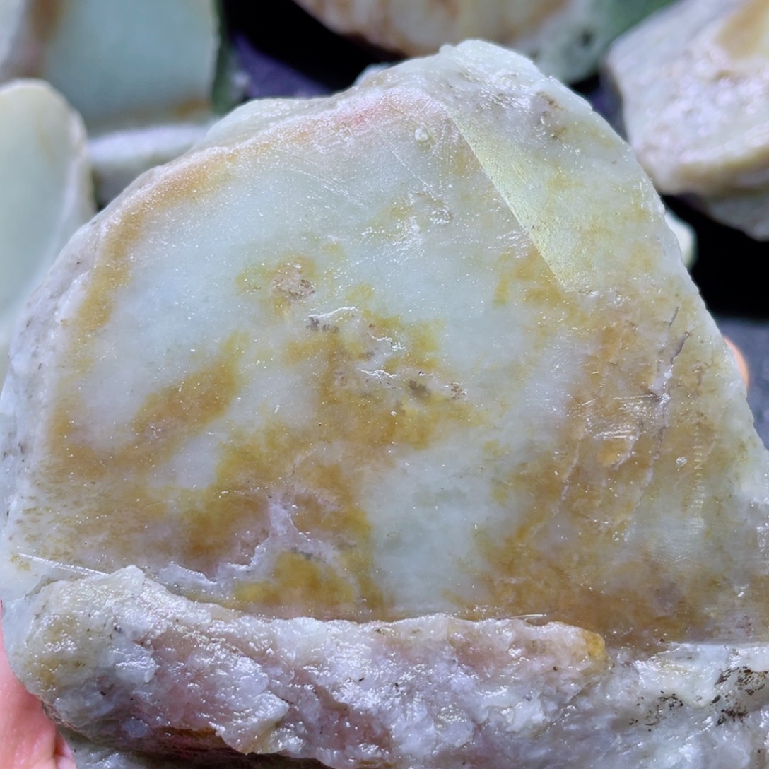 和田玉未镶嵌珠宝半成品