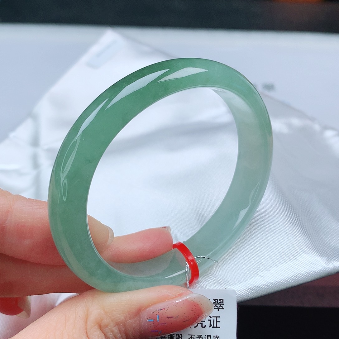 翡翠手镯（贵妃镯）未镶嵌54贵