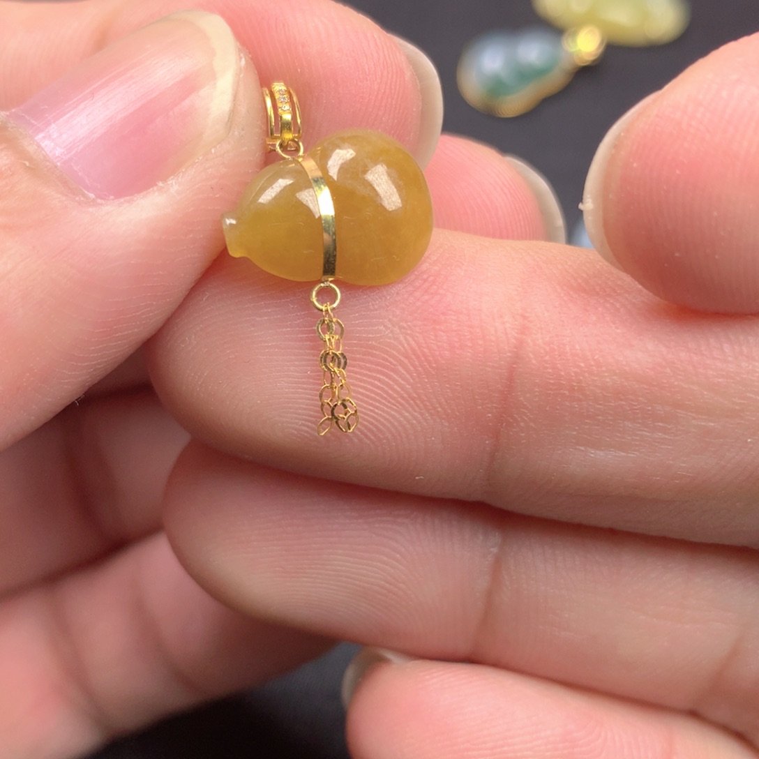 【闪购商品】颈饰18K金镶嵌翡翠翡翠