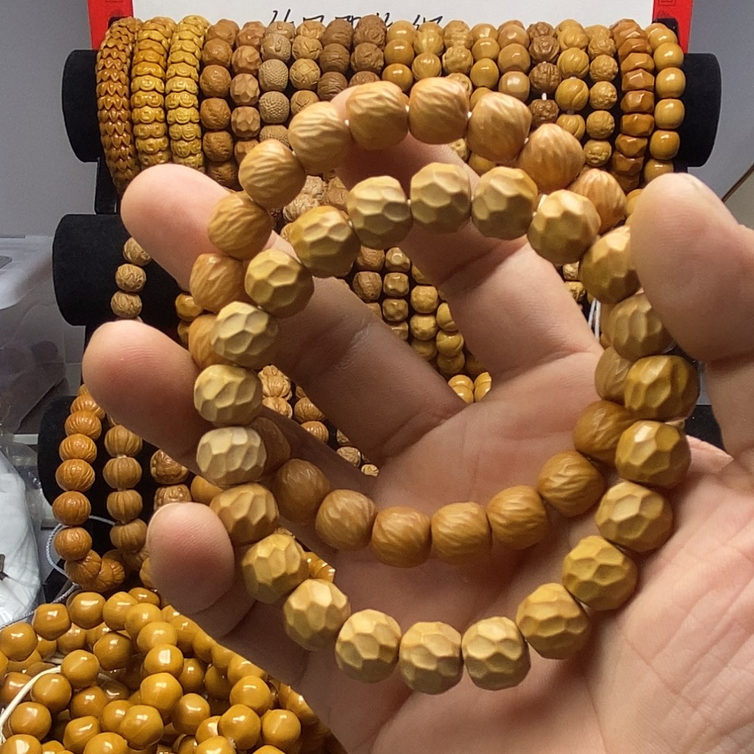 鹿***青猴头核桃手串云锦微瑕一条，无相微瑕一条