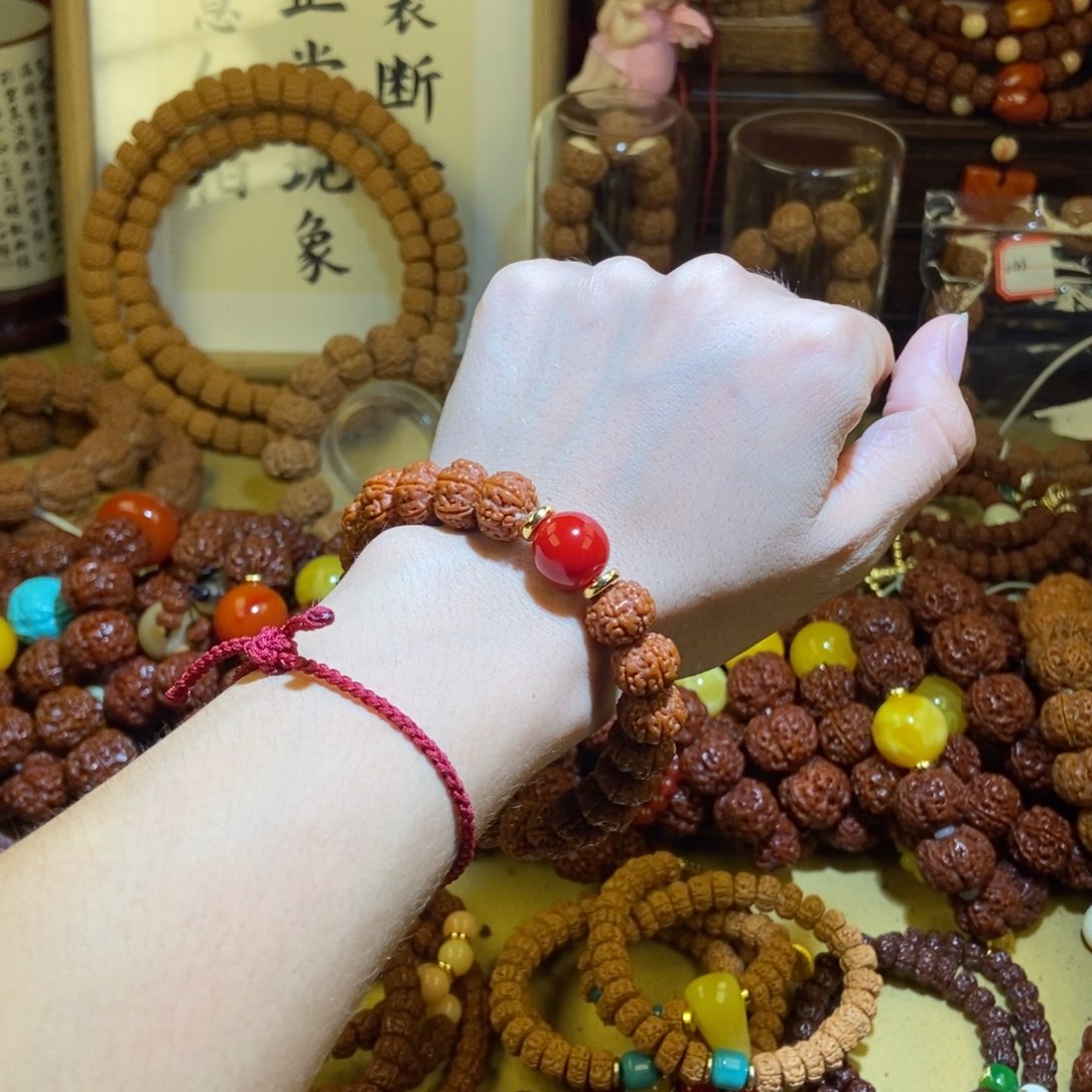 金刚菩提吊坠116玉化金色隔片红珠