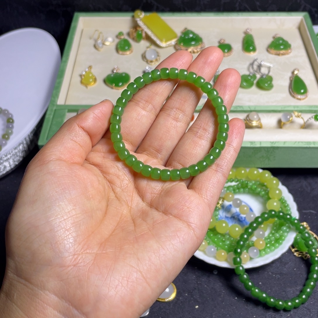 安***里和田玉未镶嵌手串