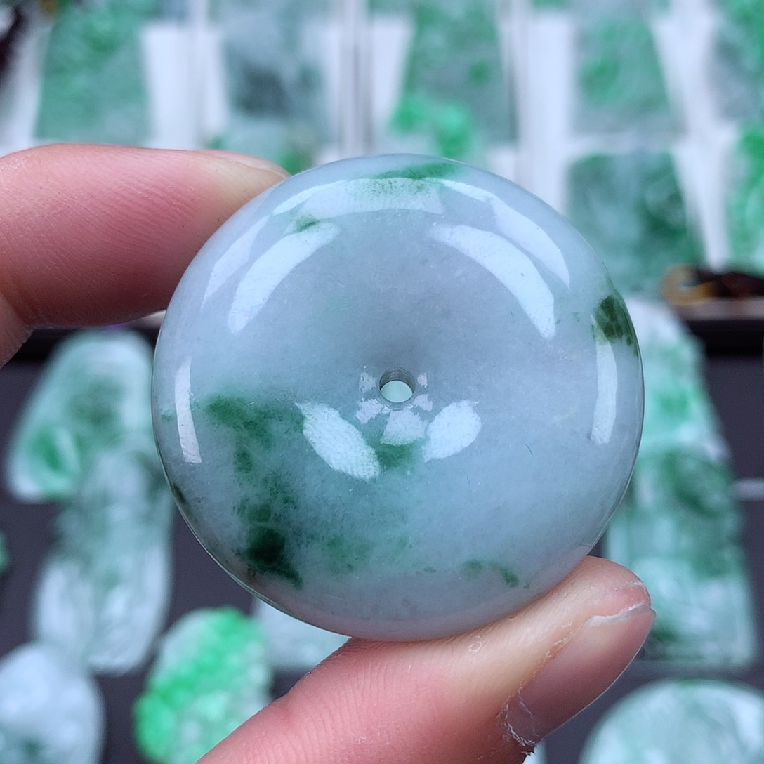 翡翠颈饰未镶嵌翡翠吊坠