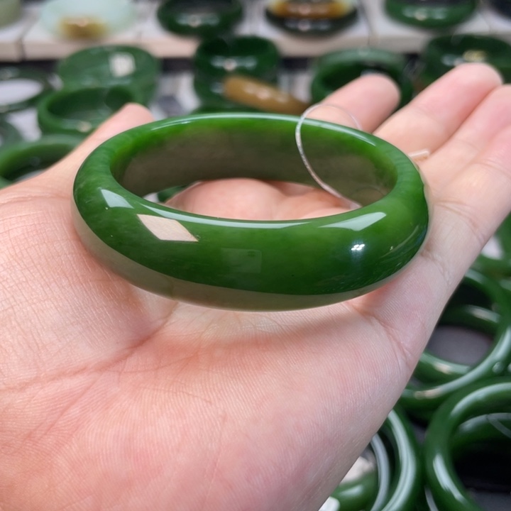 和田玉（碧玉）手镯未镶嵌