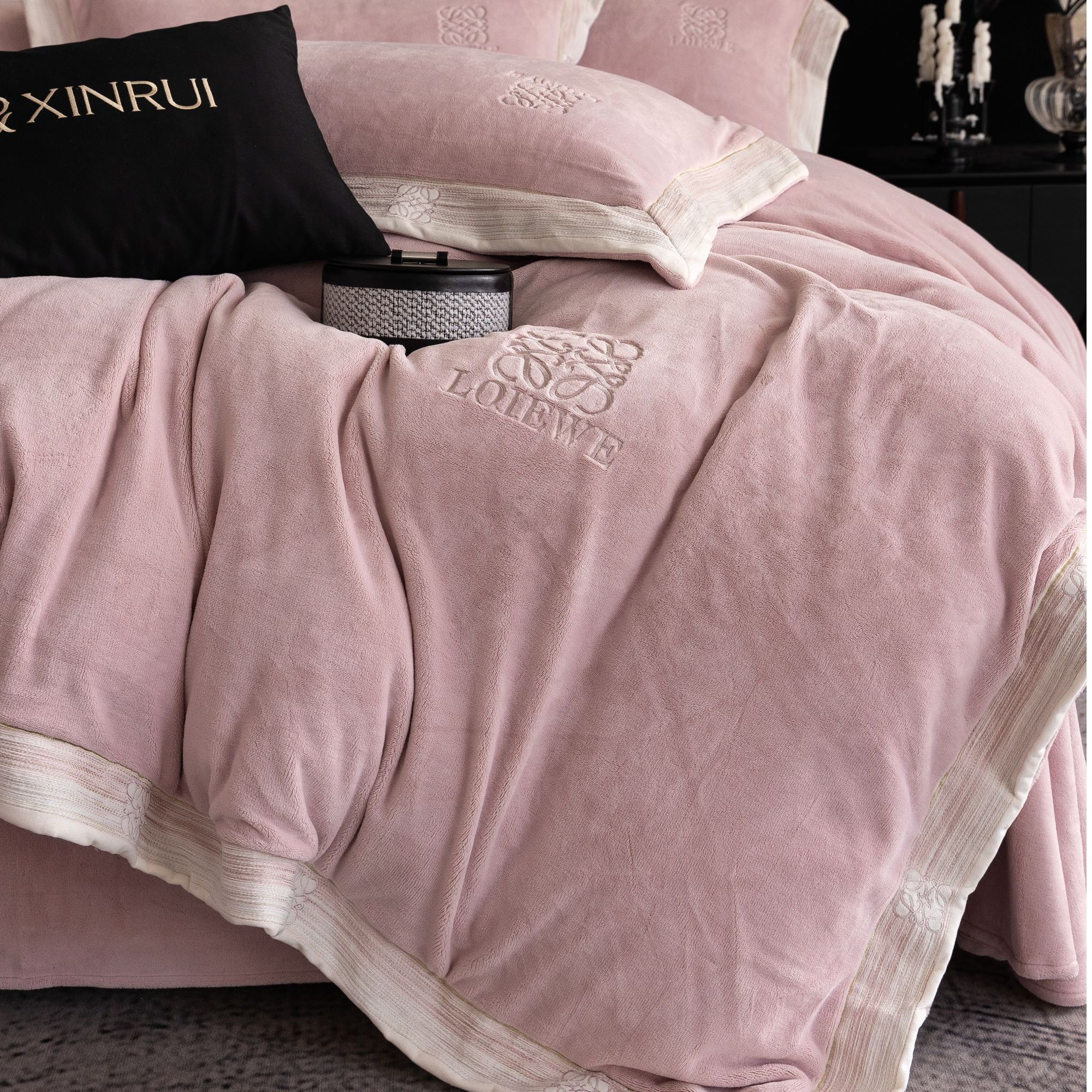 【不老的爷爷家居】XR高克重高精密牛奶绒四件套zb绒罗莎顺丰包邮