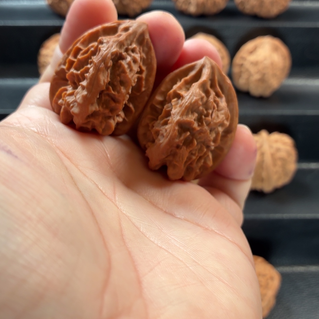 元****桃核把件野生原树龙骨鸡心32