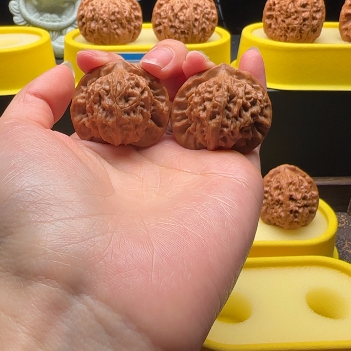 文玩核桃把件38野生宽边