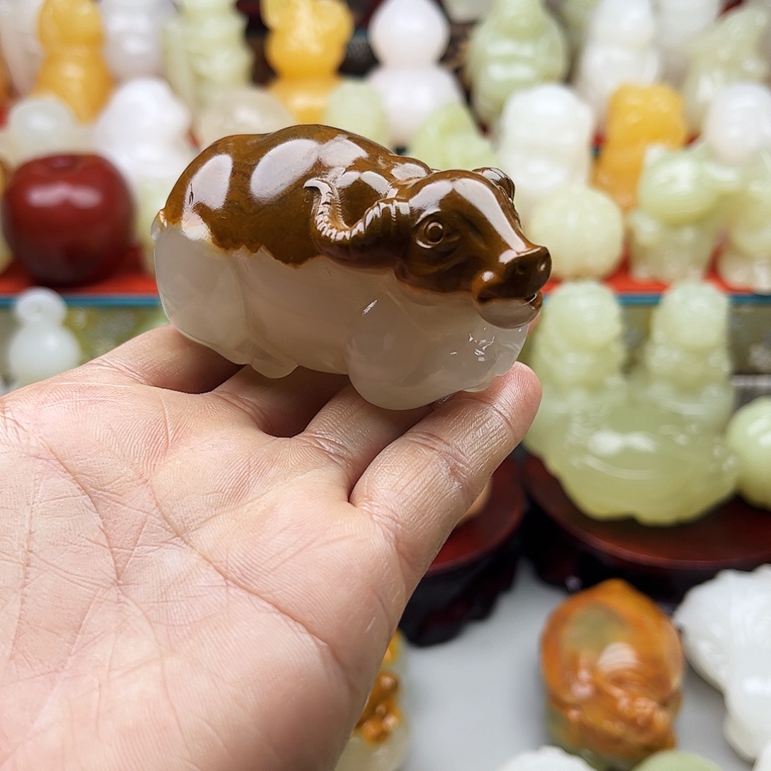 用***3石材牛牛手把摆件