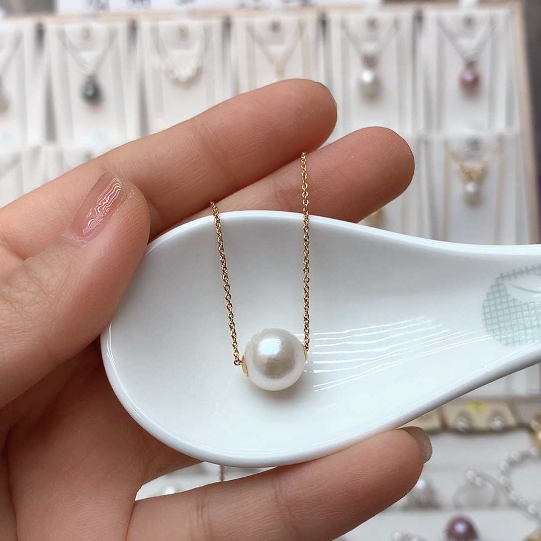 18K金镶嵌吊坠(赠链)淡水珍珠