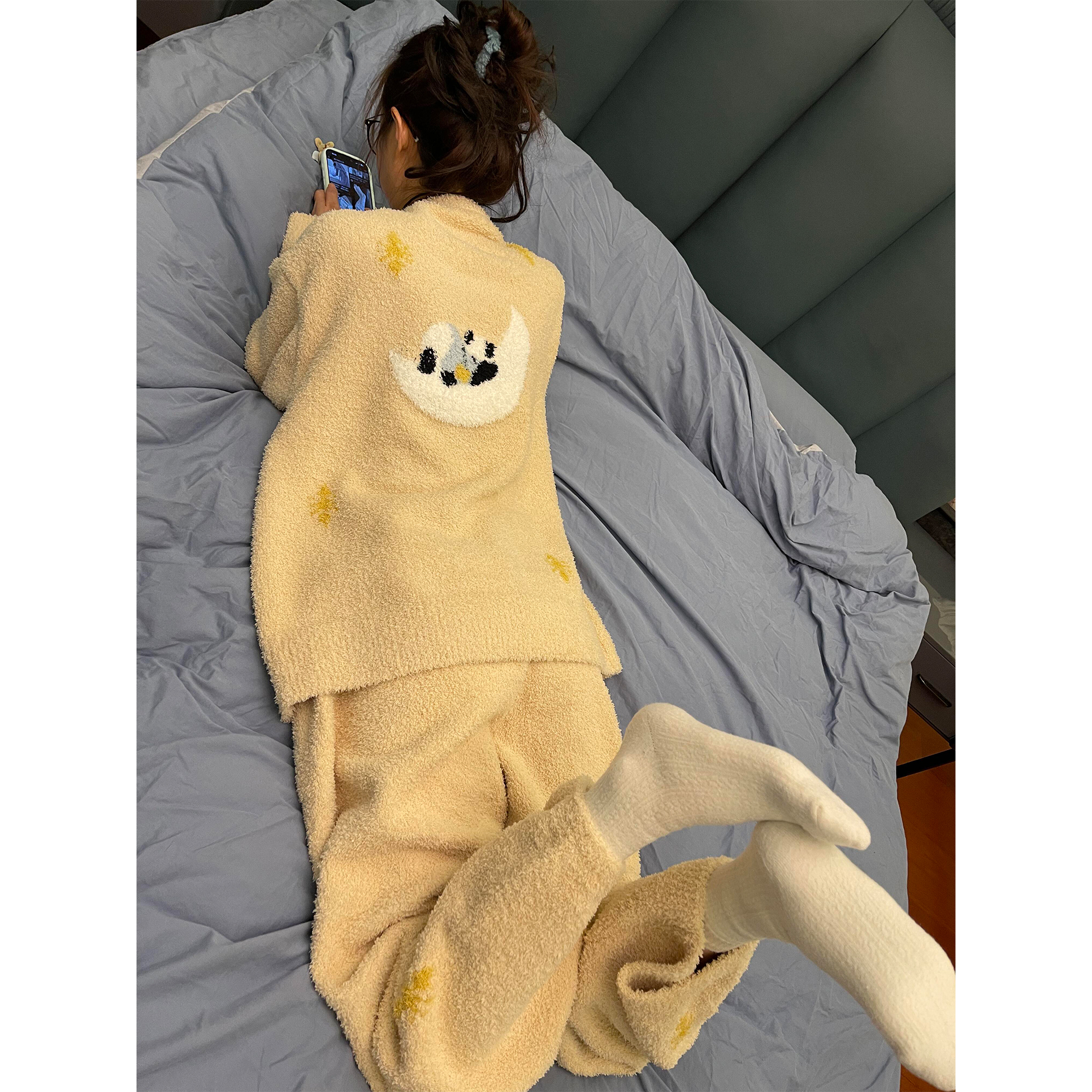韩版可爱卡通月亮熊半边绒睡衣女秋冬新款软糯休闲保暖家居服套装