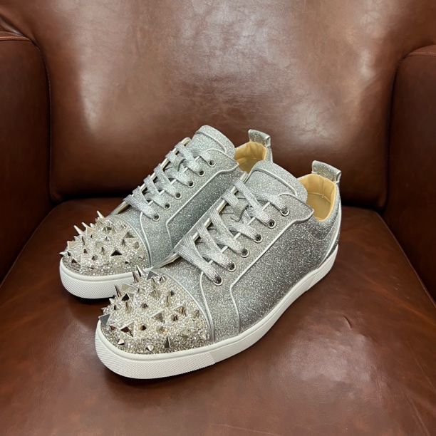 99新 Christian Louboutin/克里斯提·鲁布托 新款灰满钻板鞋42.5