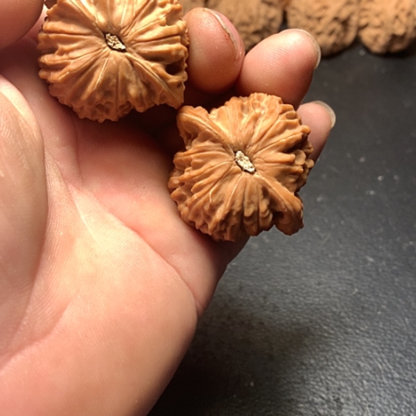 【闪购商品】文玩核桃吊坠大***8磨盘