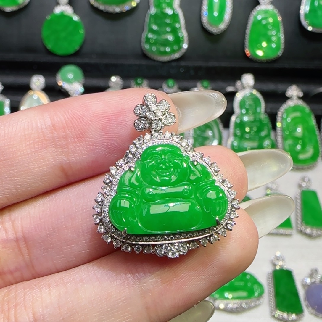 翡翠18K金镶嵌颈饰