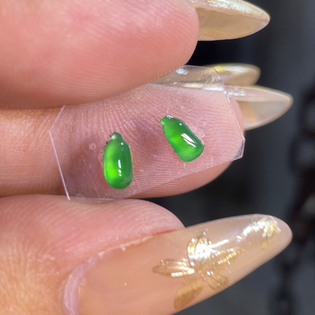 翡翠未镶嵌颈饰瓜