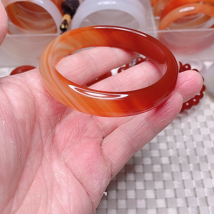 玛瑙/玉髓手镯未镶嵌