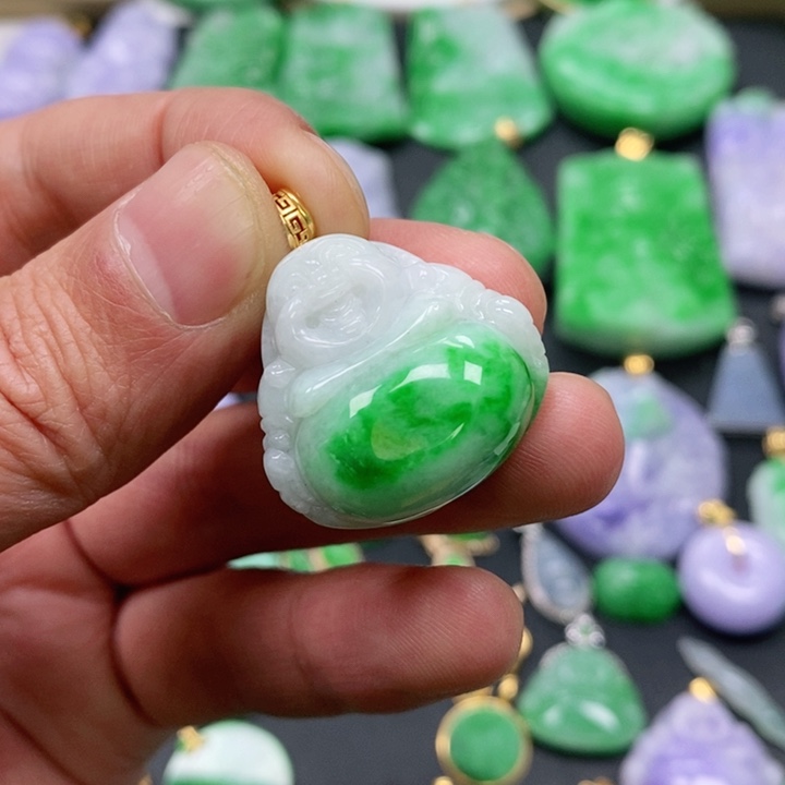 翡翠颈饰未镶嵌吊坠