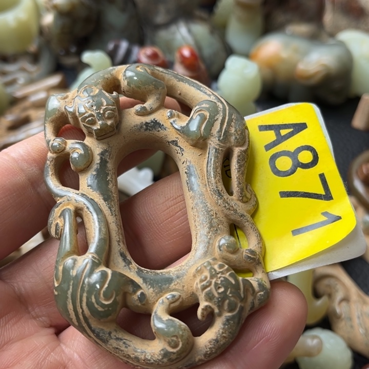 和田玉颈饰未镶嵌枕***秋