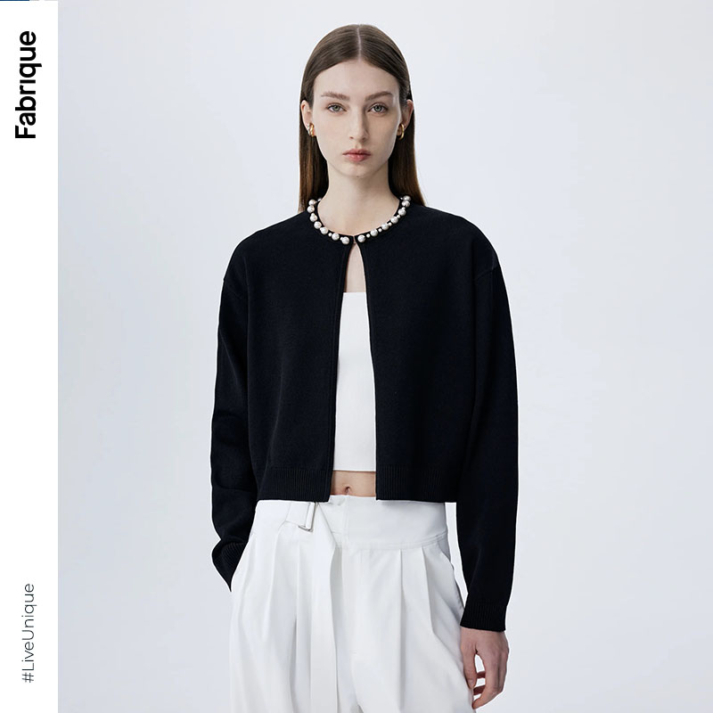 【Fabrique】春季新款长袖针织衫黑色时尚珍珠装饰圆领短款针织开衫