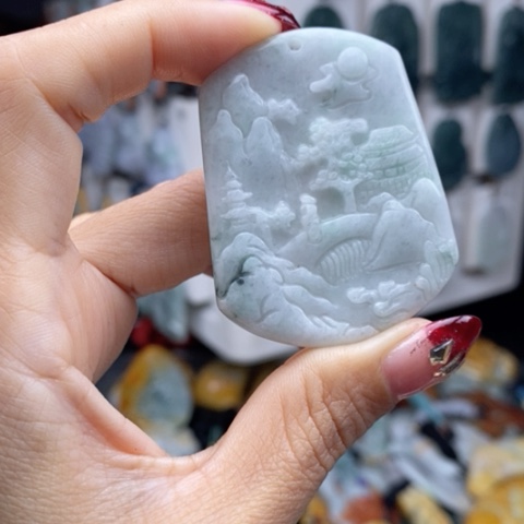 翡翠颈饰未镶嵌翡翠