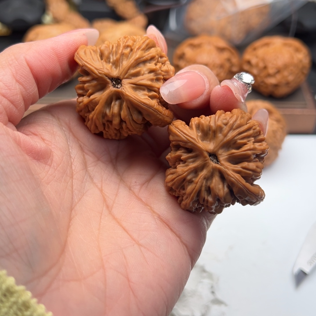 文玩核桃把件虎头王4