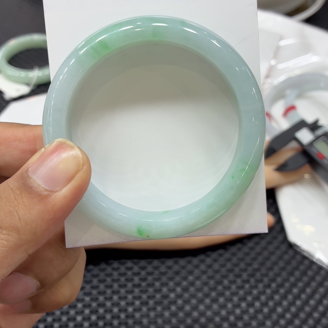 翡翠未镶嵌手镯手镯