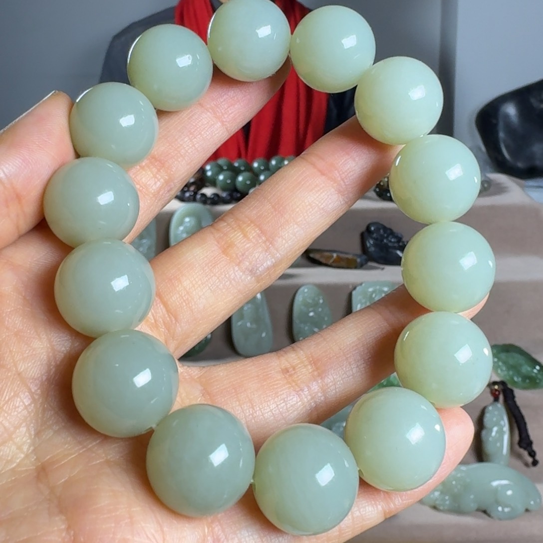 和田玉颈饰未镶嵌