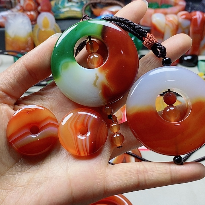 未镶嵌颈饰玛瑙/玉髓江*牙