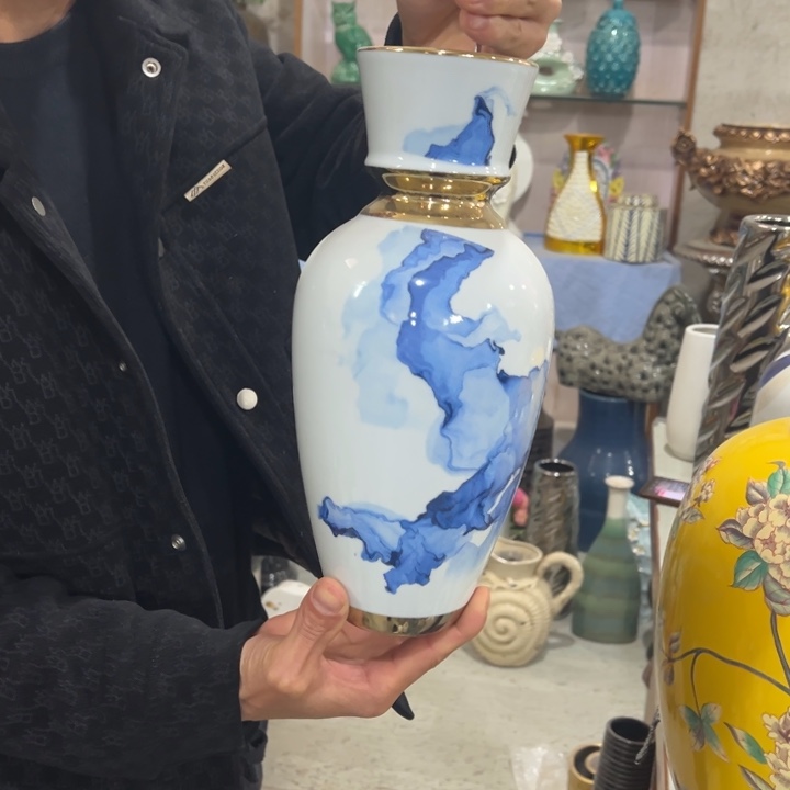 摆件高30口8公分微瑕底部有孔