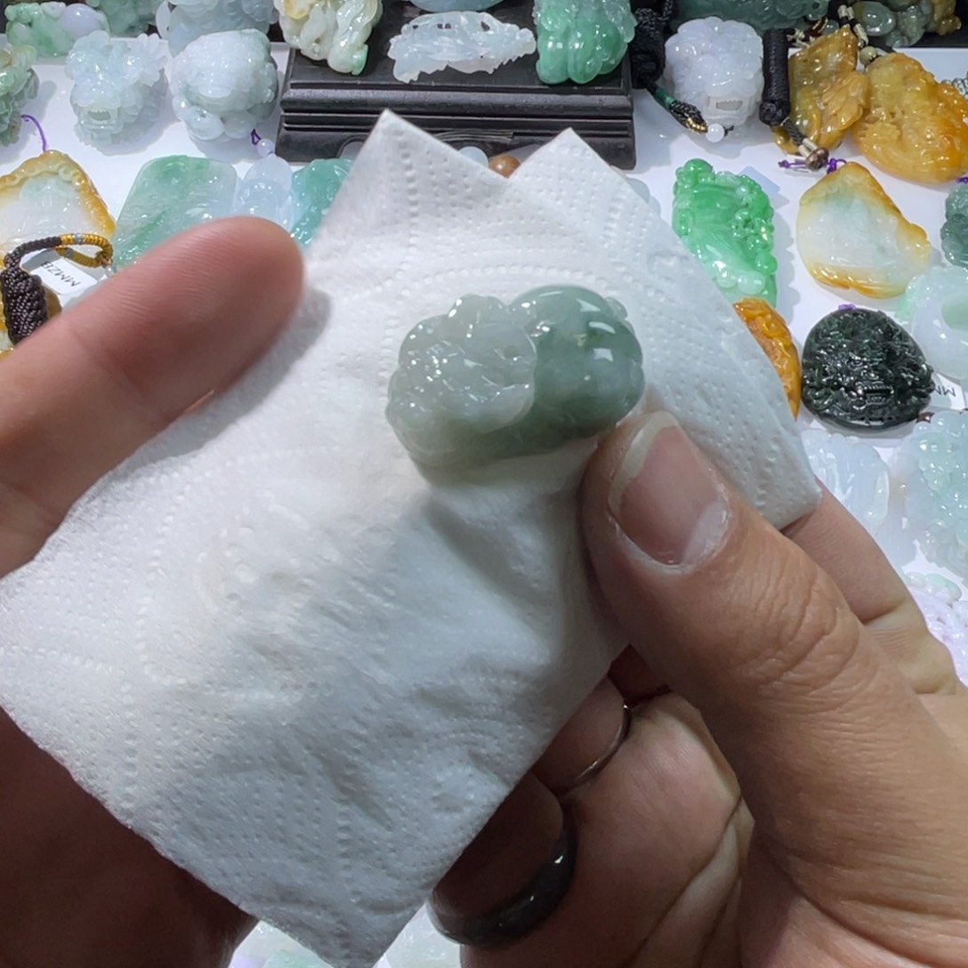 翡翠颈饰未镶嵌天然