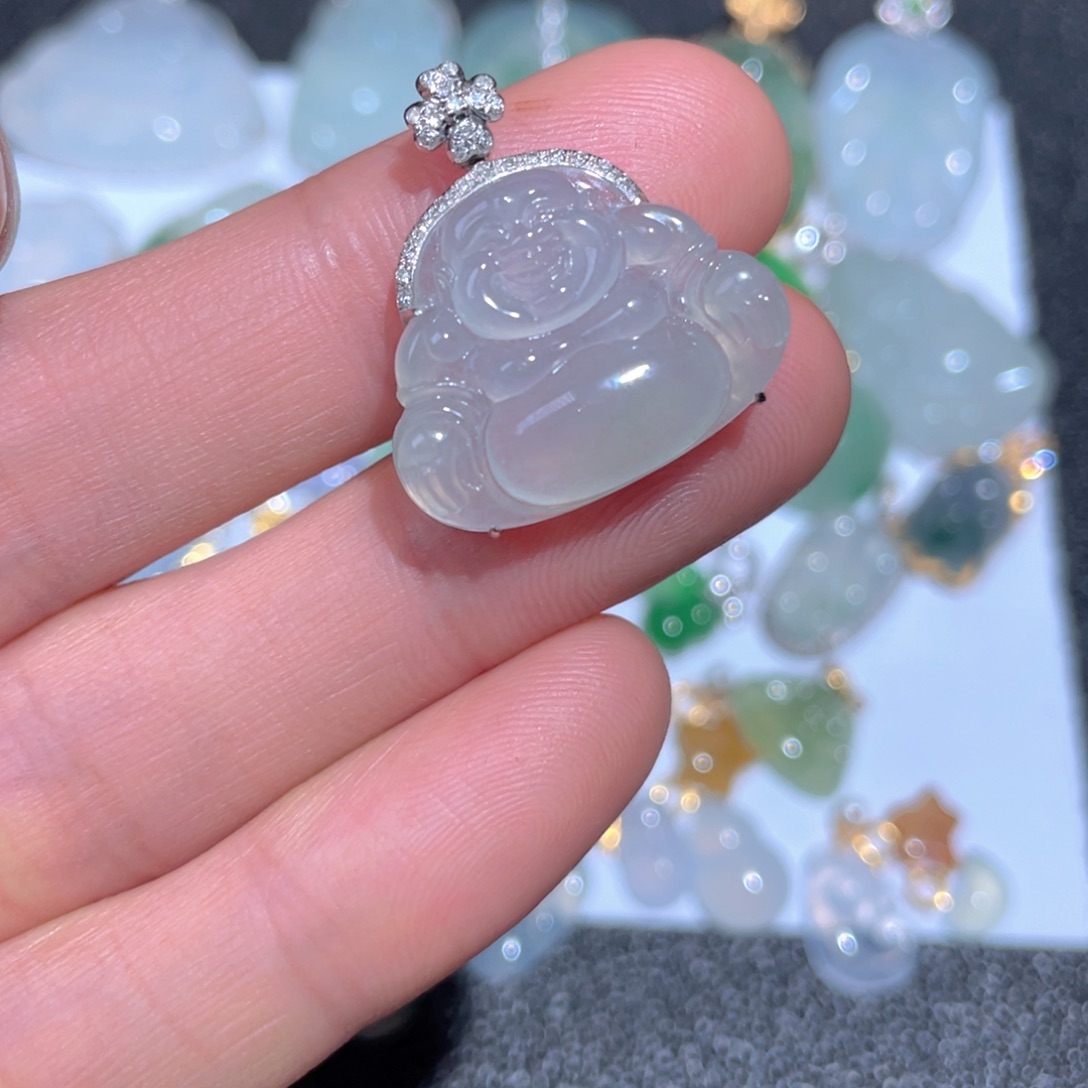 翡翠颈饰18K金镶嵌翡翠