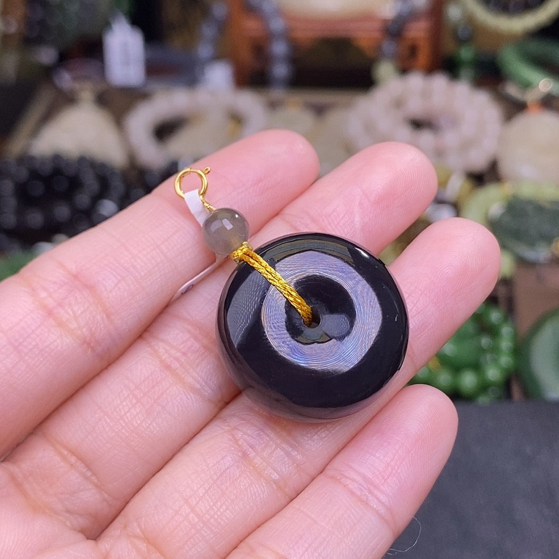 和田玉未镶嵌18.K金浓烟紫帝王紫平安扣