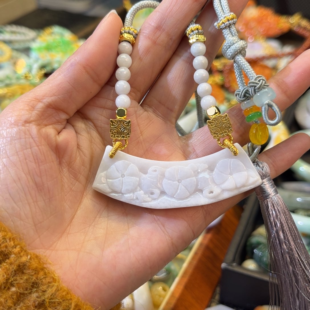 翡翠颈饰未镶嵌待编款