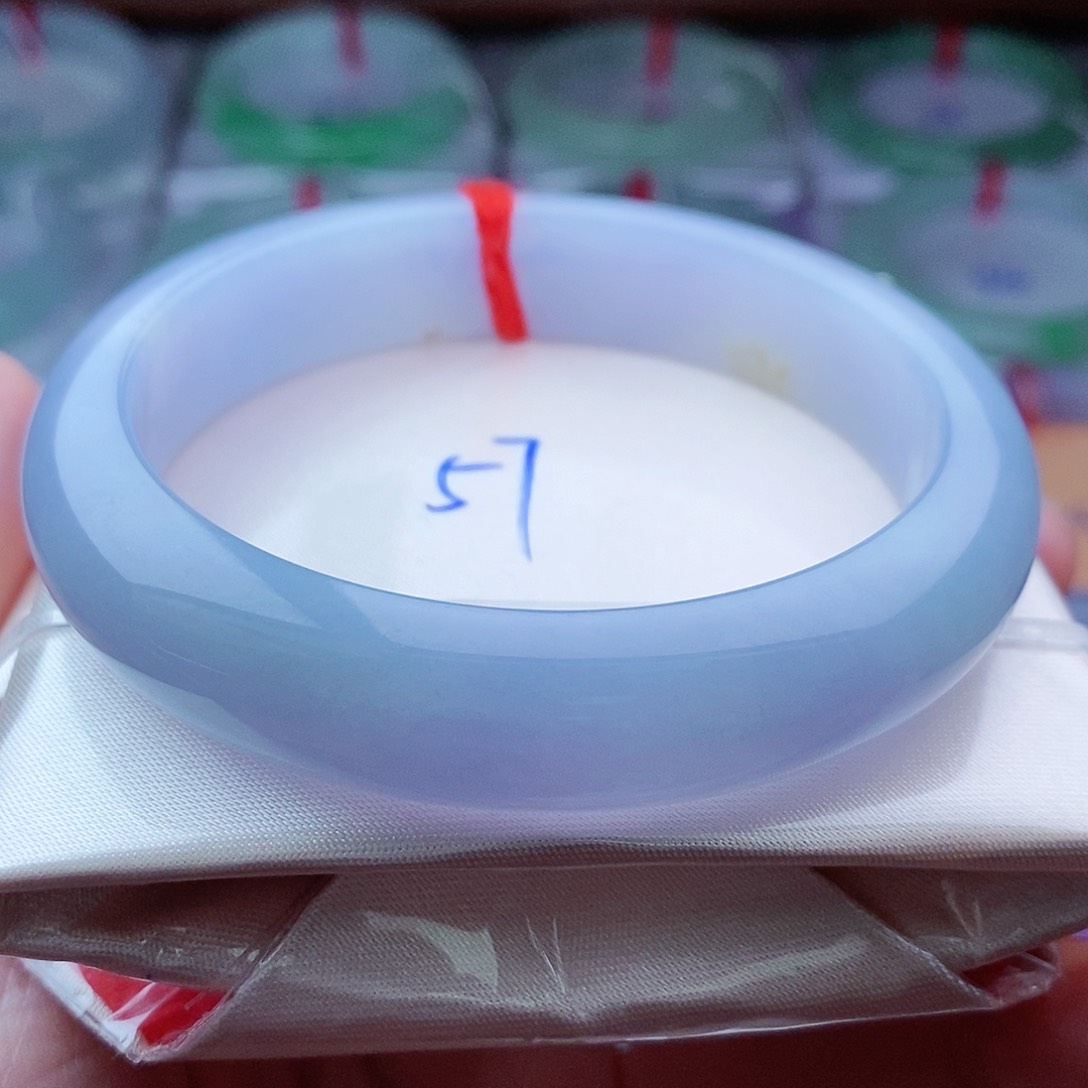 翡翠手镯未镶嵌紫罗兰 肉质细腻