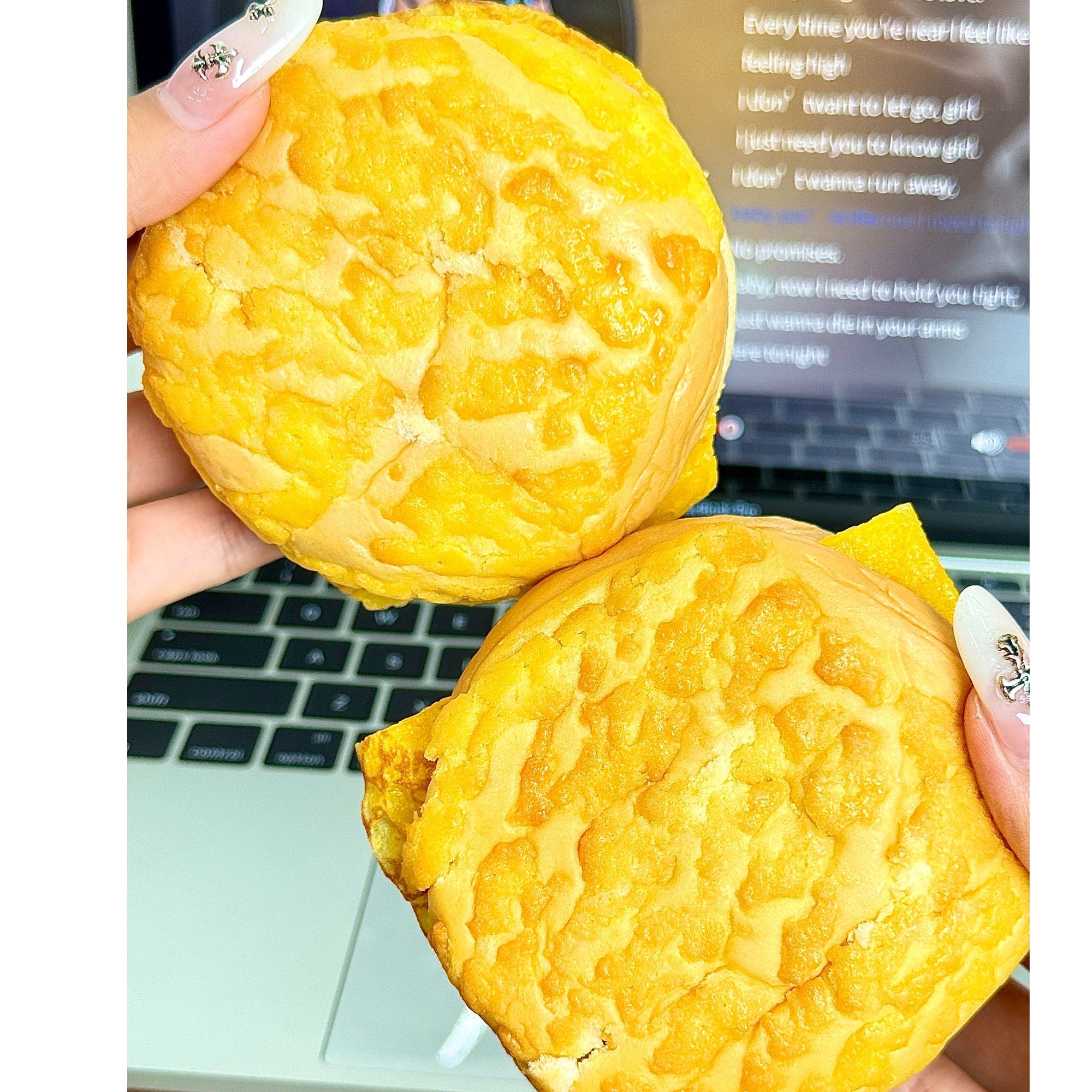 港式汉堡面包蛋糕松软软整箱小零食