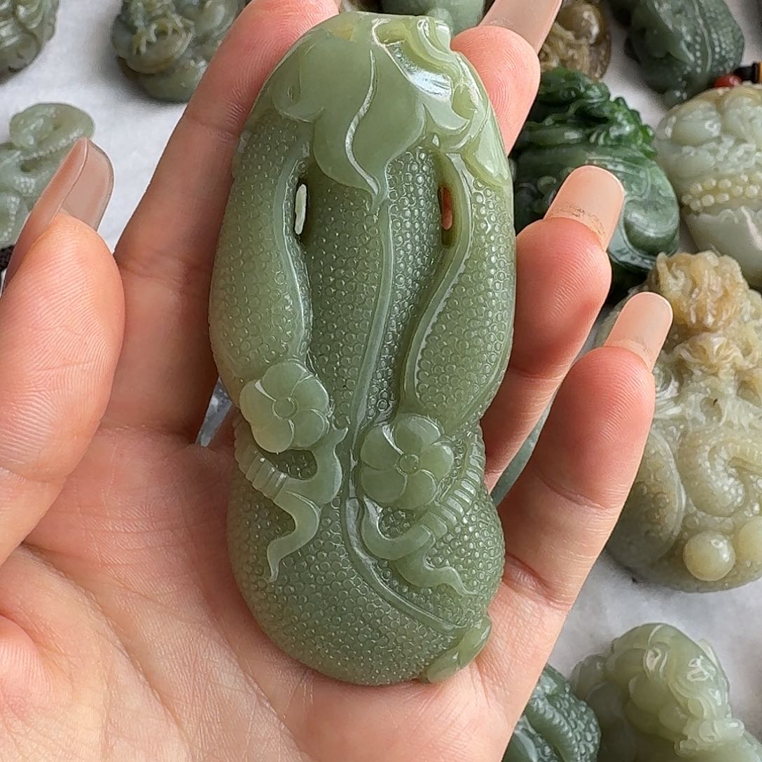 颈饰未镶嵌和田玉