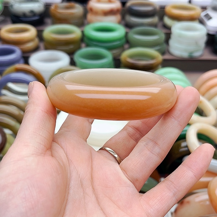 未镶嵌手镯（圆镯）石英质玉夢****