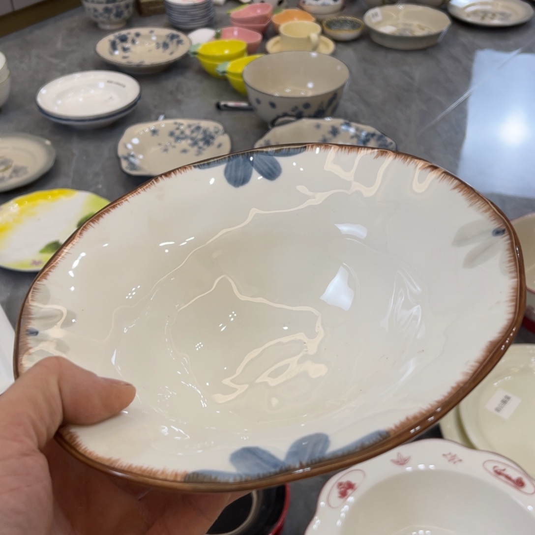 陶瓷微瑕餐具介意勿拍，满18飞！