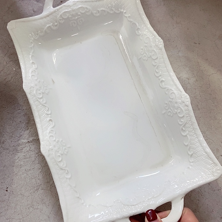 碗微瑕……………………………………