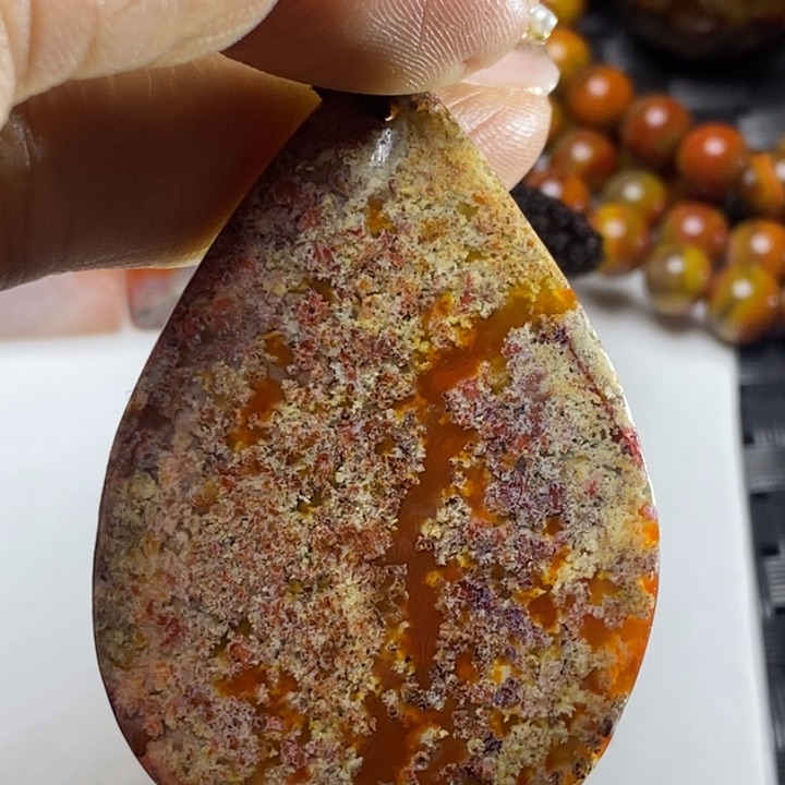 玛瑙/玉髓颈饰足银镀金镶嵌