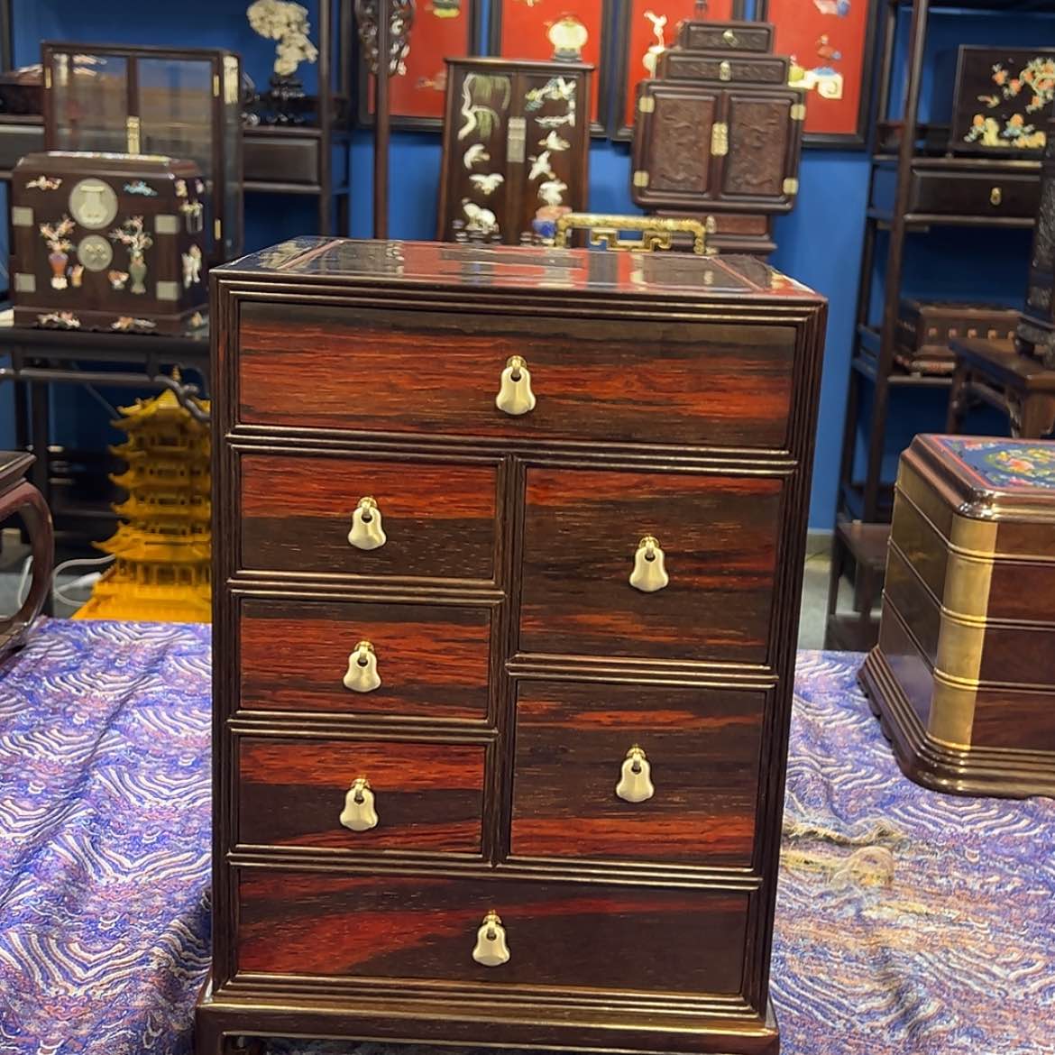 【闪购商品】红酸枝木类成套家具七斗柜